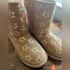 UGG youth size 4 boots like new
